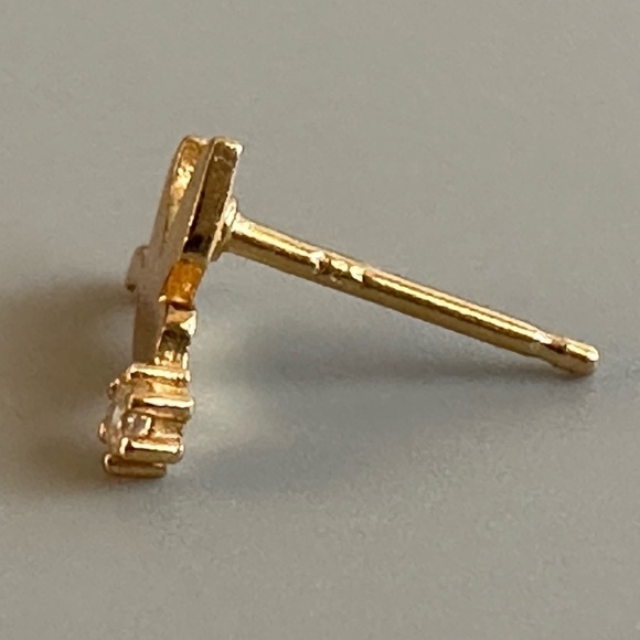 14k Gold Vermeil Tiny Bird Studs - Picture 9 of 15